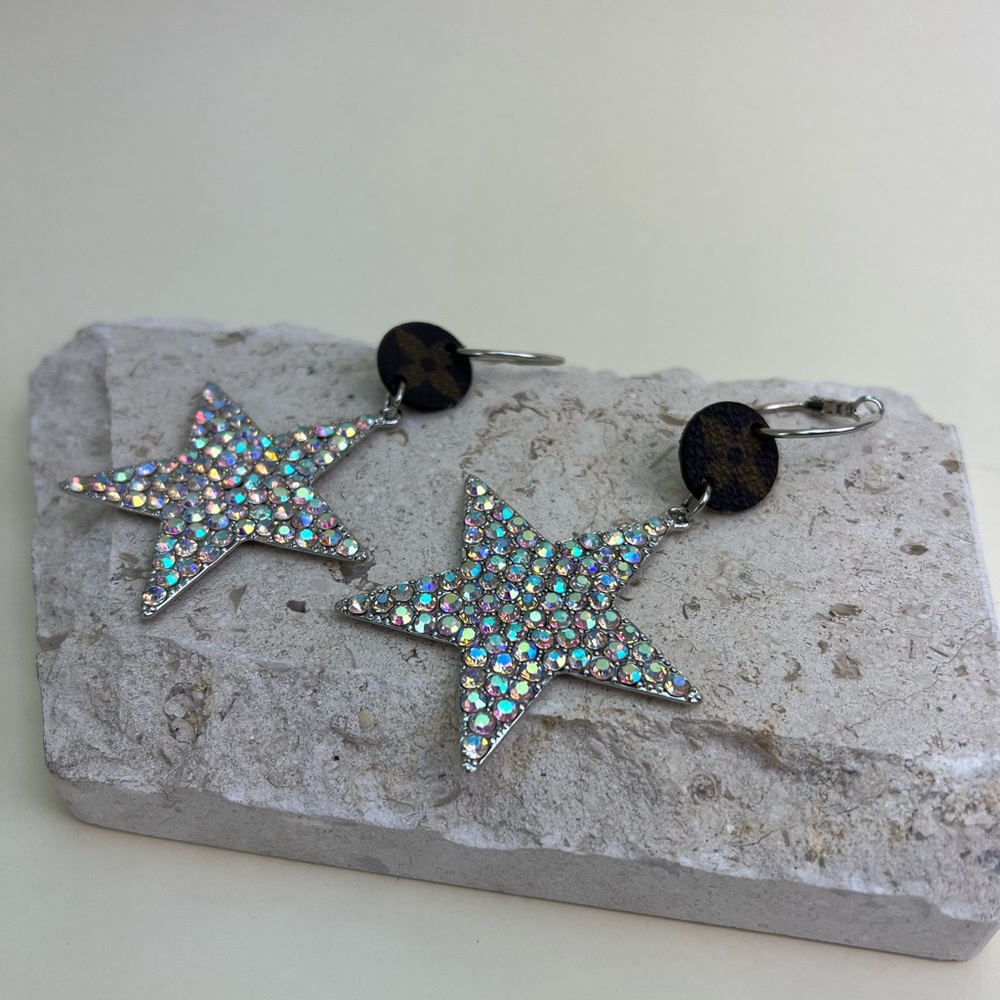 Earring - Picture 2 of 3